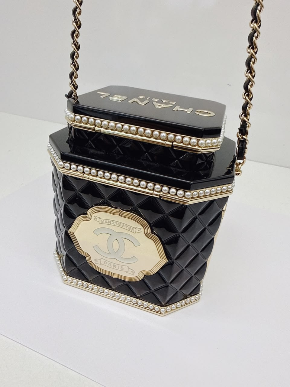 LIMITED EDITION BLACK QUILTED RESIN TEA BOX MINAUDIERE IMITATION PEARL GOLD HARDWARE