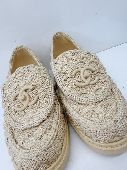 BEIGE KNIT QUILTED TEXTURED CC TURNLOCK LOAFERS 36C
