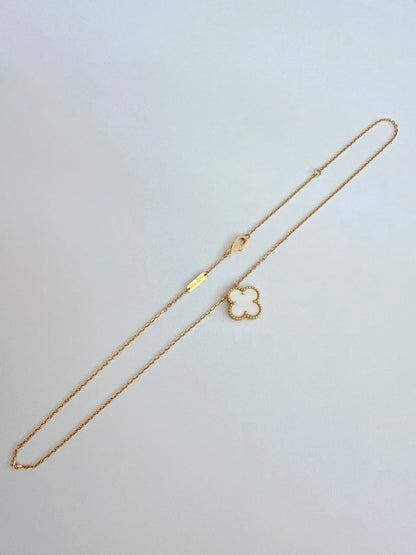 18K YELLOW GOLD MOTHER OF PEARL VINTAGE ALHAMBRA PENDANT