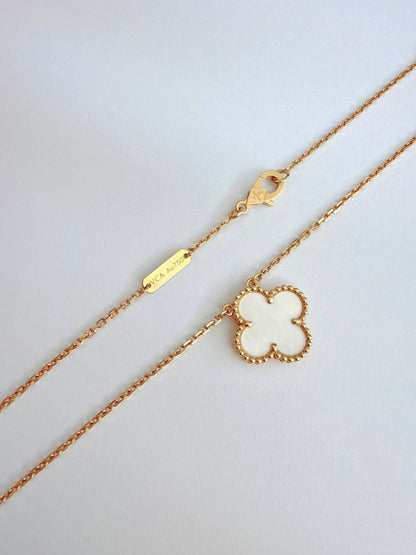 18K YELLOW GOLD MOTHER OF PEARL VINTAGE ALHAMBRA PENDANT