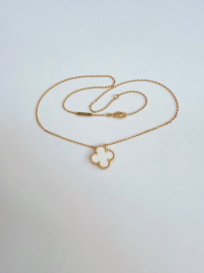18K YELLOW GOLD MOTHER OF PEARL VINTAGE ALHAMBRA PENDANT
