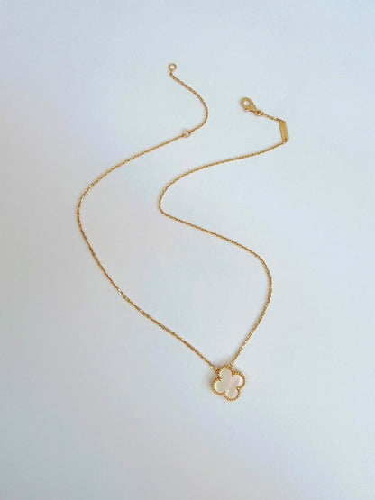 18K YELLOW GOLD MOTHER OF PEARL VINTAGE ALHAMBRA PENDANT