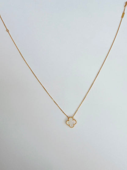 18K YELLOW GOLD MOTHER OF PEARL VINTAGE ALHAMBRA PENDANT