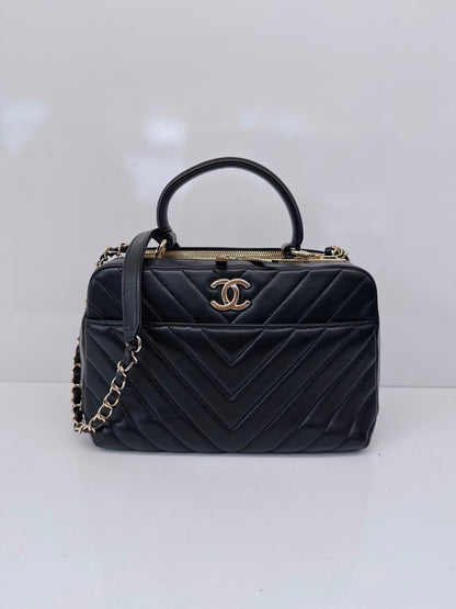 BLACK CHEVRON LAMBSKIN MEDIUM TRENDY CC BOWLING BAG