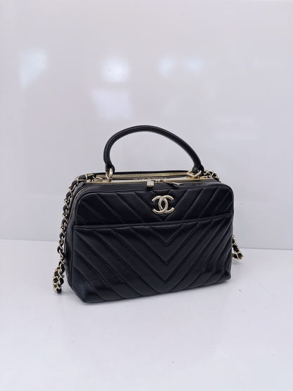 BLACK CHEVRON LAMBSKIN MEDIUM TRENDY CC BOWLING BAG