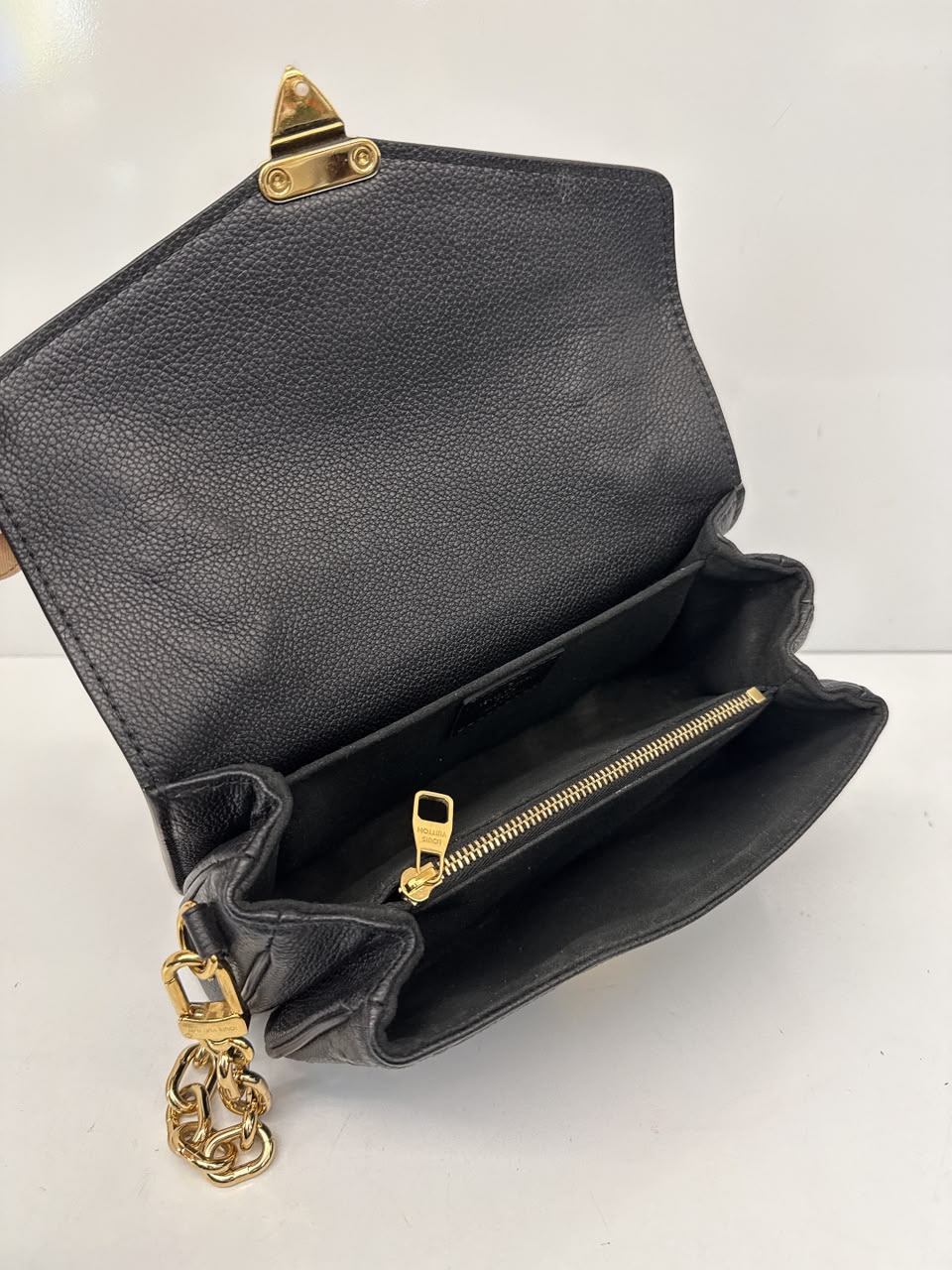BLACK MONOGRAM EMPREINTE LEATHER POCHETTE METIS EAST WEST HANDBAG
