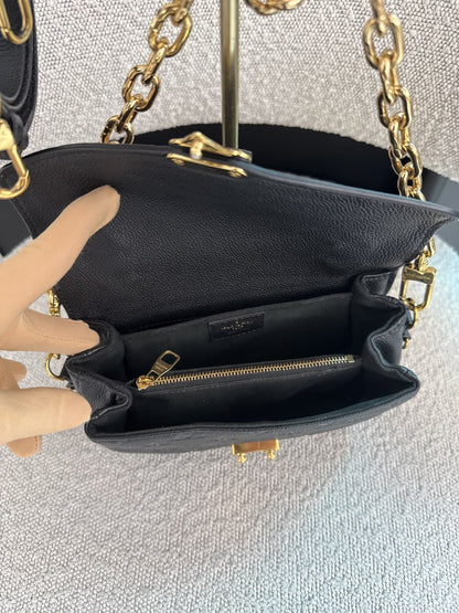 BLACK MONOGRAM EMPREINTE LEATHER POCHETTE METIS EAST WEST HANDBAG
