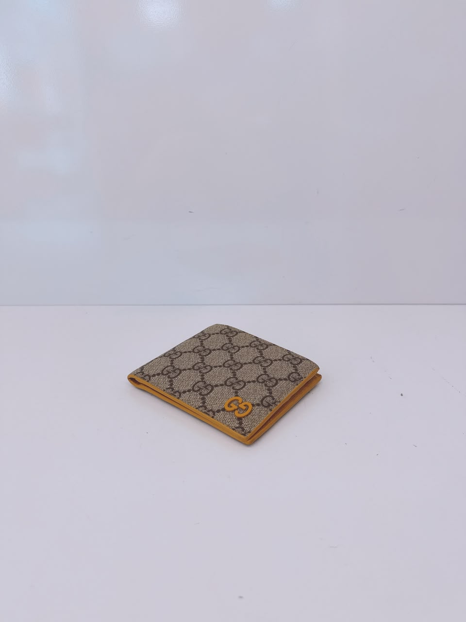 BEIGE YELLOW GG SUPREME CANVAS BIFOLD WALLET