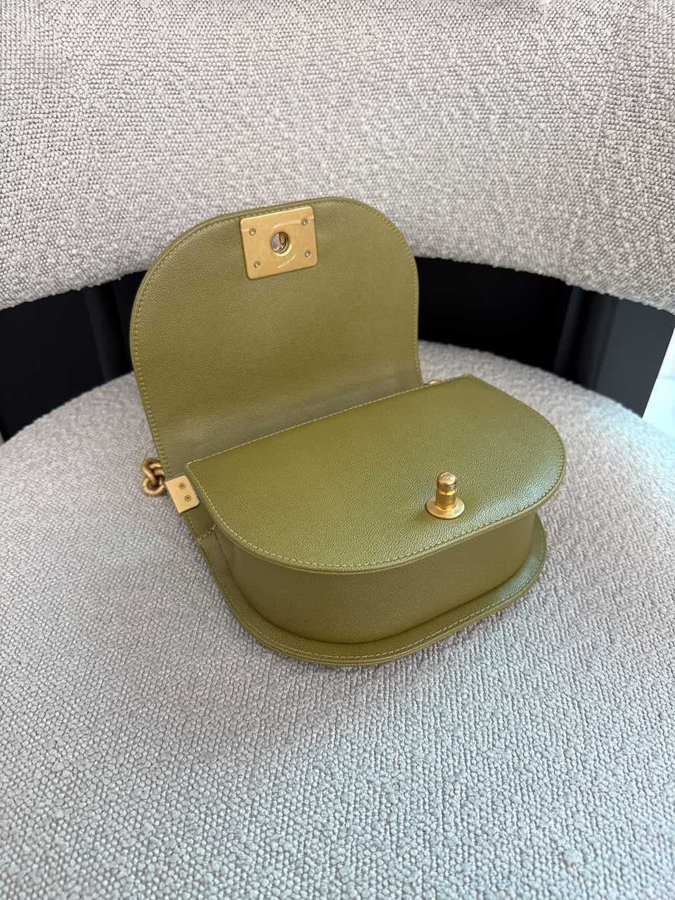 OLIVE GREEN QUILTED CAVIAR LEATHER SMALL BOY MESSENGER BAG