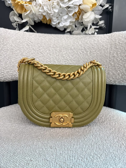 OLIVE GREEN QUILTED CAVIAR LEATHER SMALL BOY MESSENGER BAG