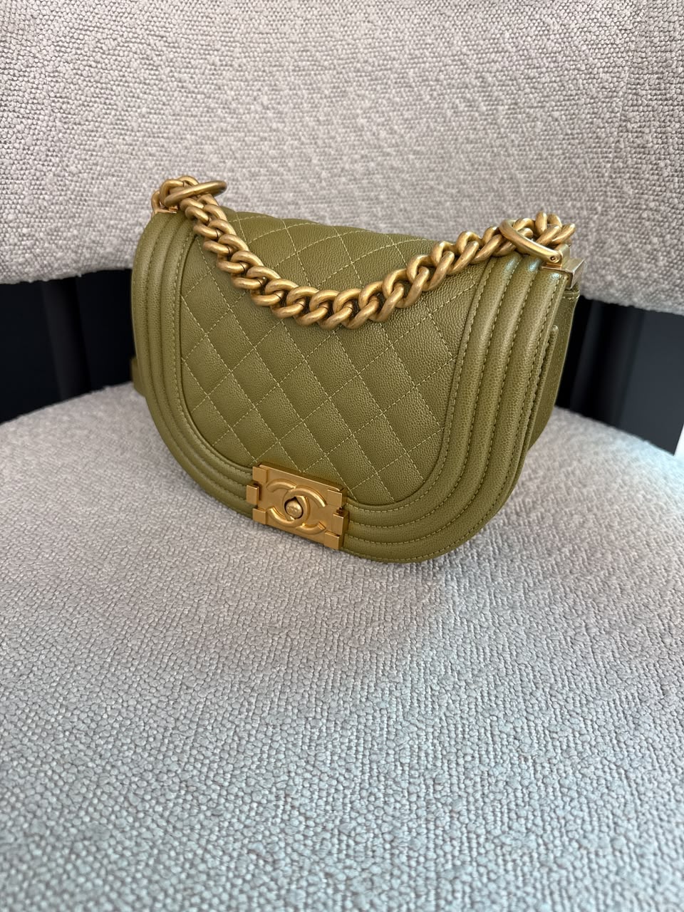 OLIVE GREEN QUILTED CAVIAR LEATHER SMALL BOY MESSENGER BAG