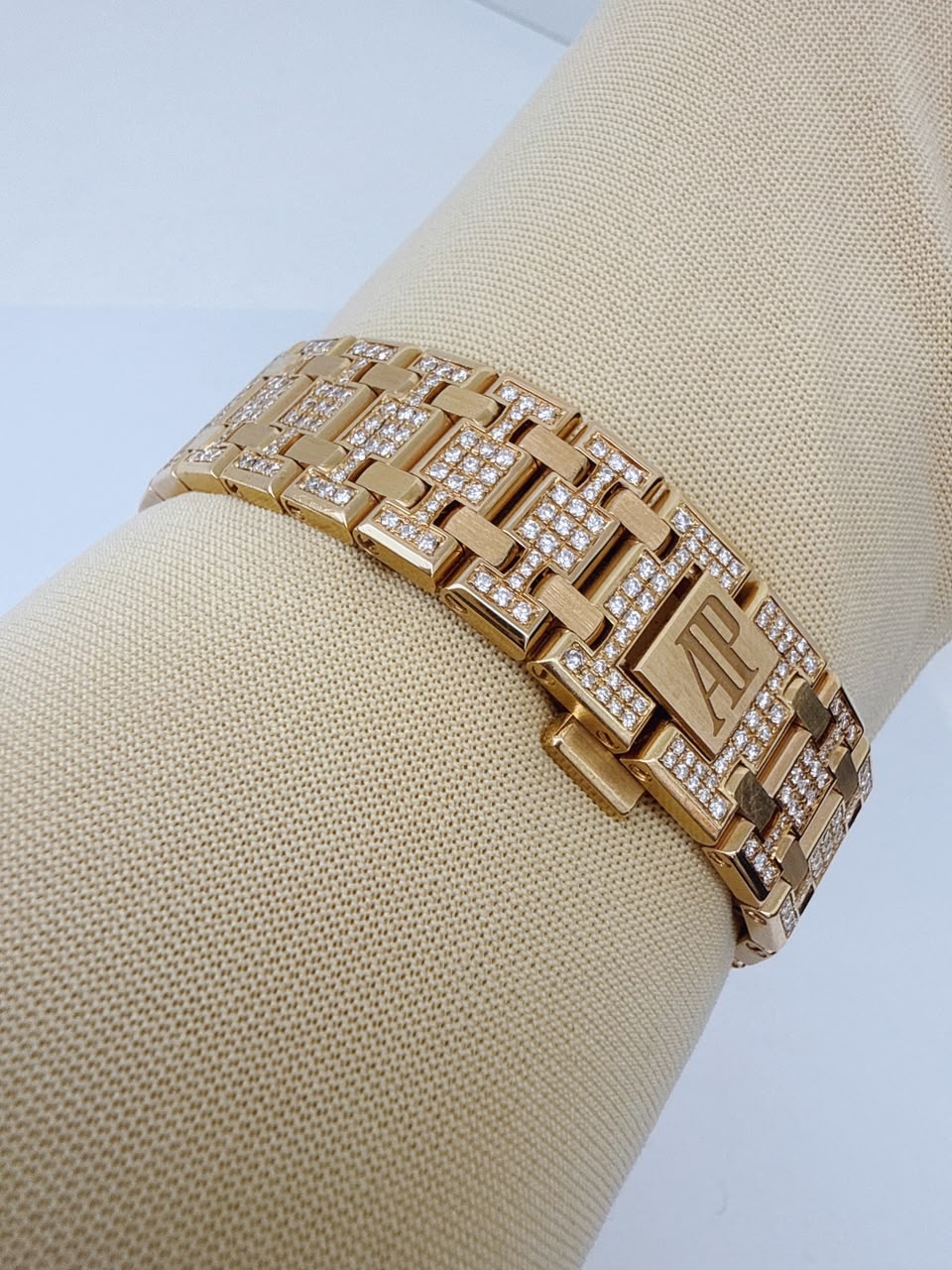 ROSE GOLD PAVED DIAMONDS ROYAL OAK WATCH