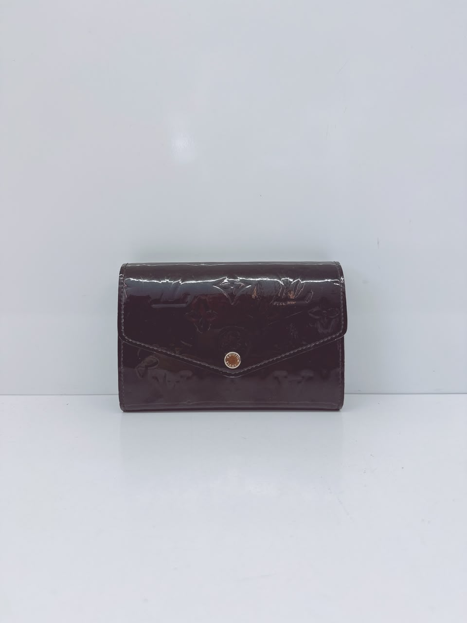 BLACK MONOGRAM VERNIS SARAH NW WALLET