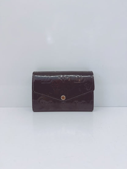 BLACK MONOGRAM VERNIS SARAH NW WALLET