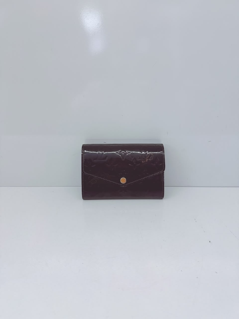 BLACK MONOGRAM VERNIS SARAH NW WALLET