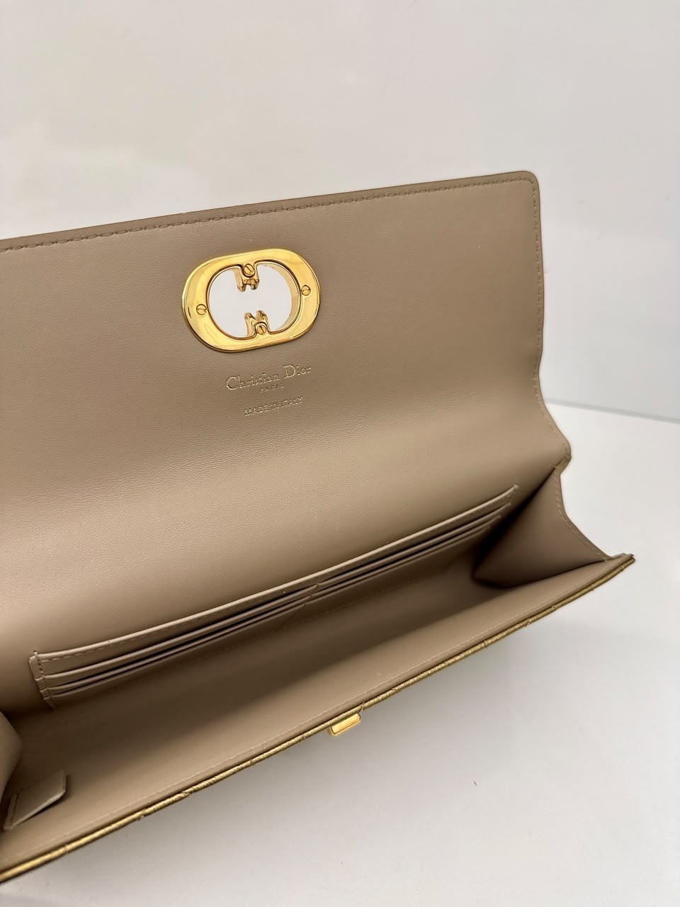 METALLIC GOLD TONE MACROCANNAGE LAMBSKIN LEATHER CARO TOP HANDLE POUCH