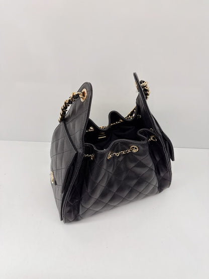 BLACK GRAINED CALFSKIN AND GOLD TONE METAL CHANEL 25 SMALL HANDBAG