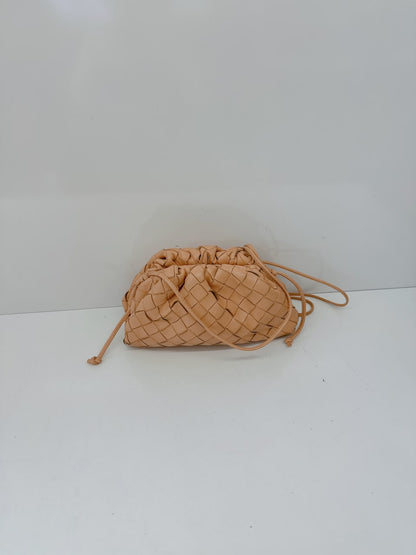 BEIGE INTRECCIATO LEATHER THE POUCH SHOULDER BAG