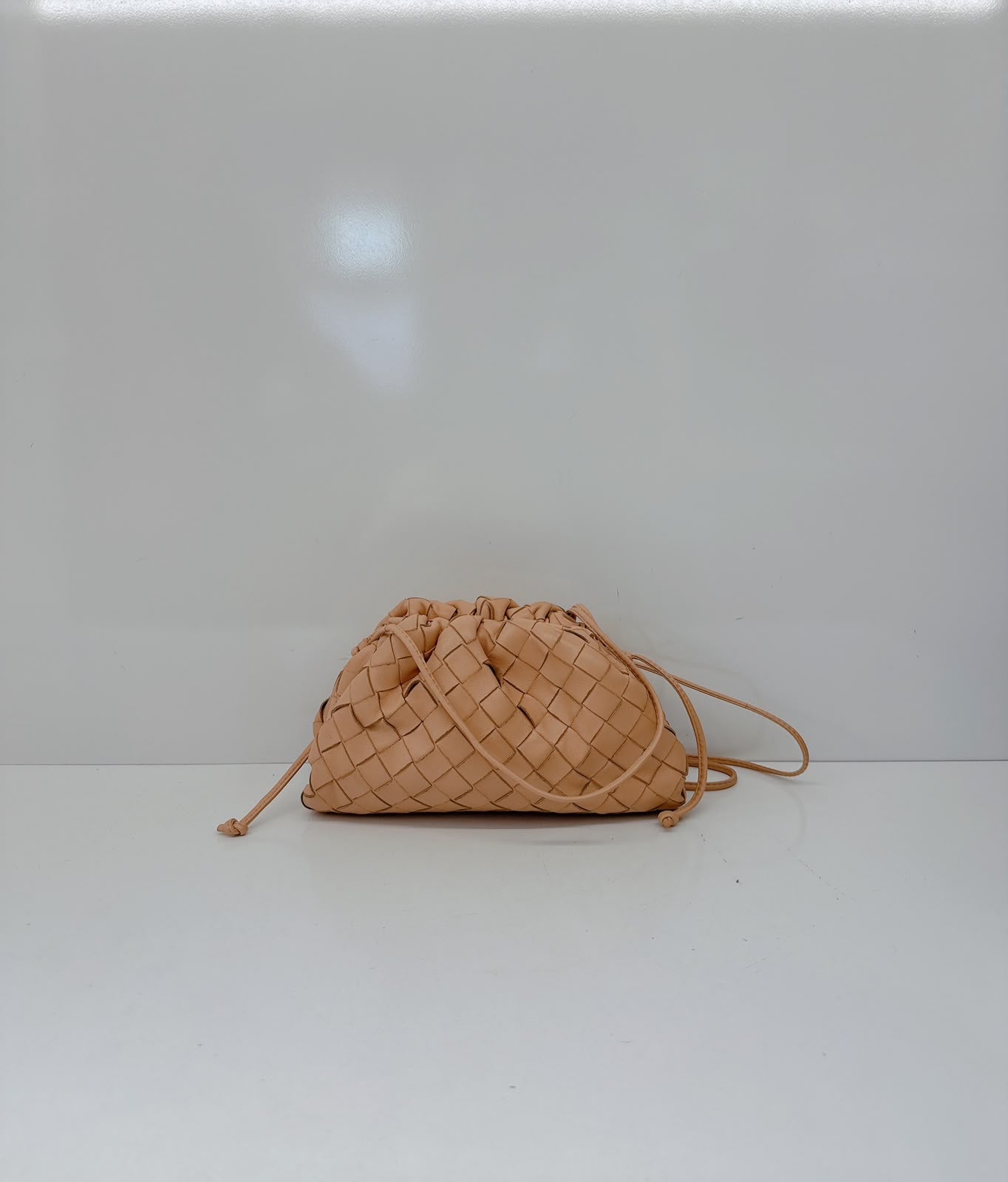 BEIGE INTRECCIATO LEATHER THE POUCH SHOULDER BAG