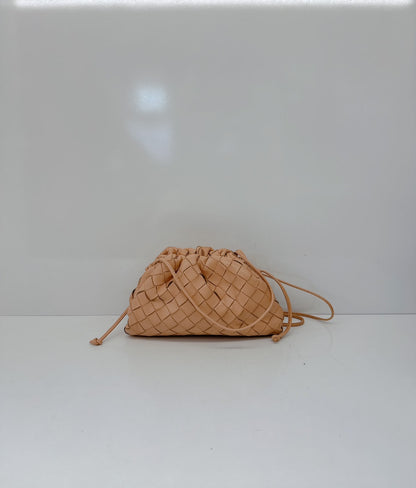 BEIGE INTRECCIATO LEATHER THE POUCH SHOULDER BAG