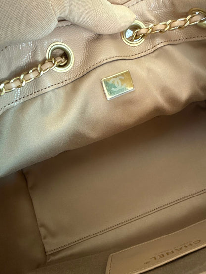 BEIGE GRAINED CALFSKIN CHANEL 25 SMALL GOLD TONE HARDWARE