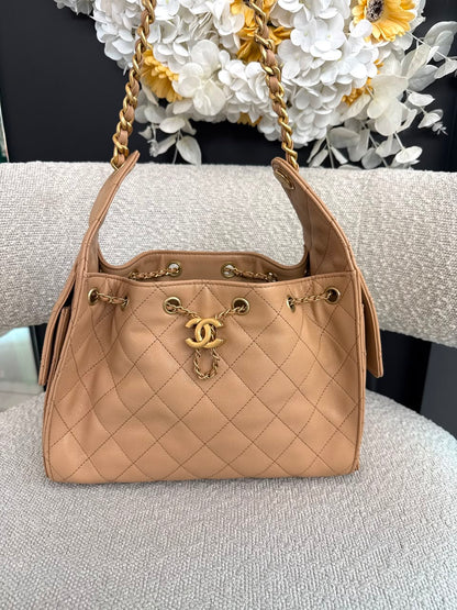 BEIGE GRAINED CALFSKIN CHANEL 25 SMALL GOLD TONE HARDWARE