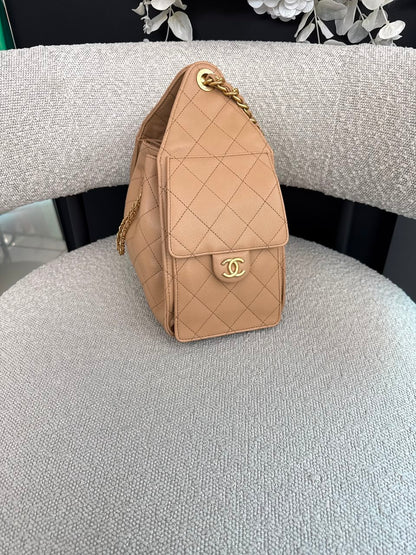 BEIGE GRAINED CALFSKIN CHANEL 25 SMALL GOLD TONE HARDWARE