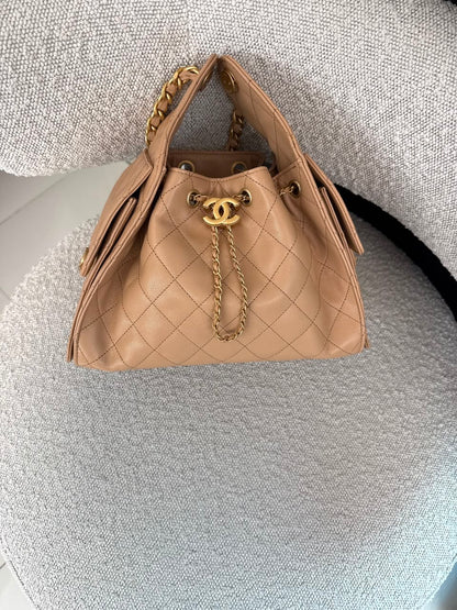 BEIGE GRAINED CALFSKIN CHANEL 25 SMALL GOLD TONE HARDWARE