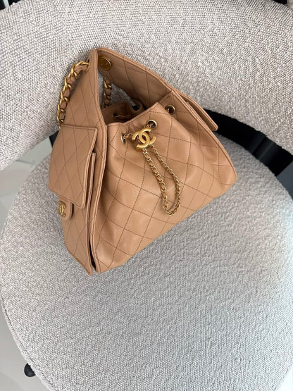 BEIGE GRAINED CALFSKIN CHANEL 25 SMALL GOLD TONE HARDWARE