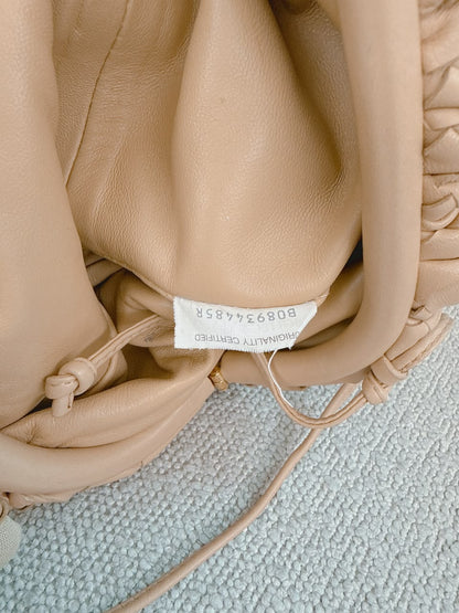 BEIGE INTRECCIATO LEATHER THE POUCH SHOULDER BAG