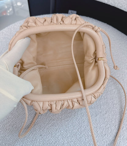 BEIGE INTRECCIATO LEATHER THE POUCH SHOULDER BAG