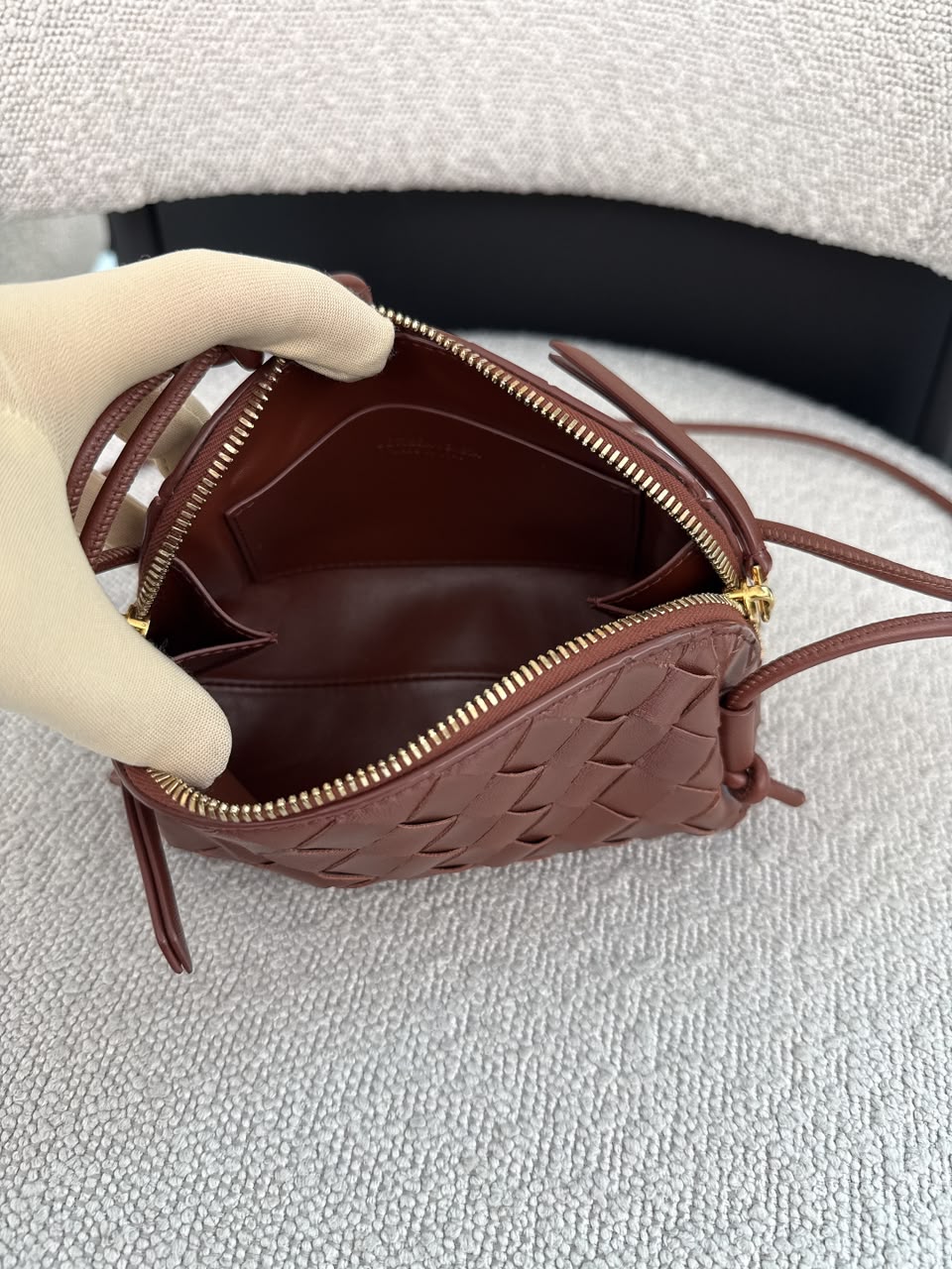 BROWN INTRECCIATO LEATHER MINI CONCERT POUCH