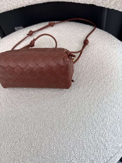 BROWN INTRECCIATO LEATHER MINI CONCERT POUCH
