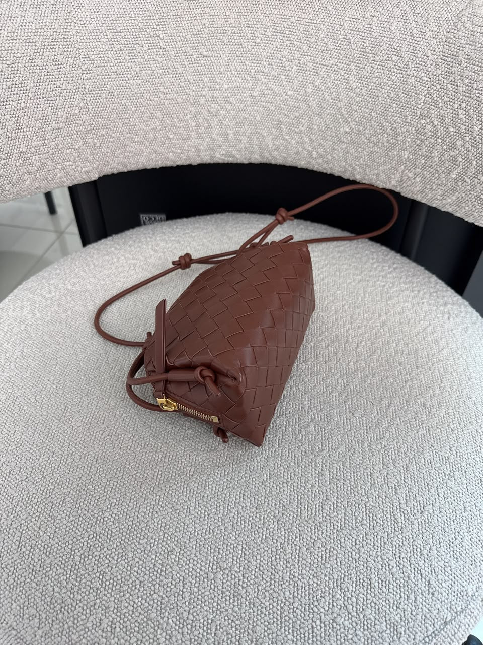 BROWN INTRECCIATO LEATHER MINI CONCERT POUCH