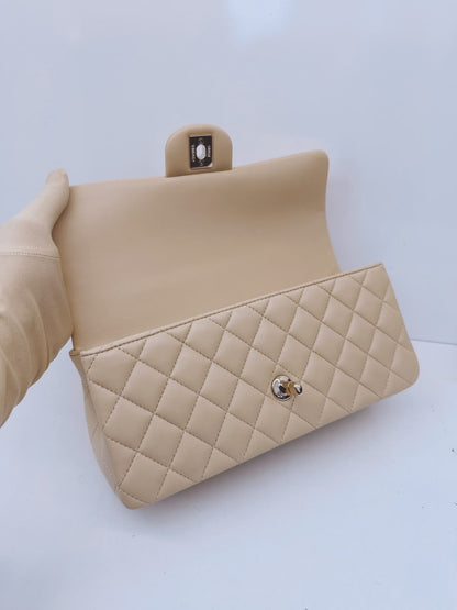 BEIGE QUILTED LAMBSKIN LEATHER CLASSIC TOP HANDLE EAST WEST FLAP GOLD-TONE HARDWARE BAG
