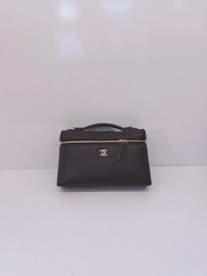 BLACK GRAINED CALFSKIN LEATHER LARGE VANITY WITH GOLD-TONE CHAIN