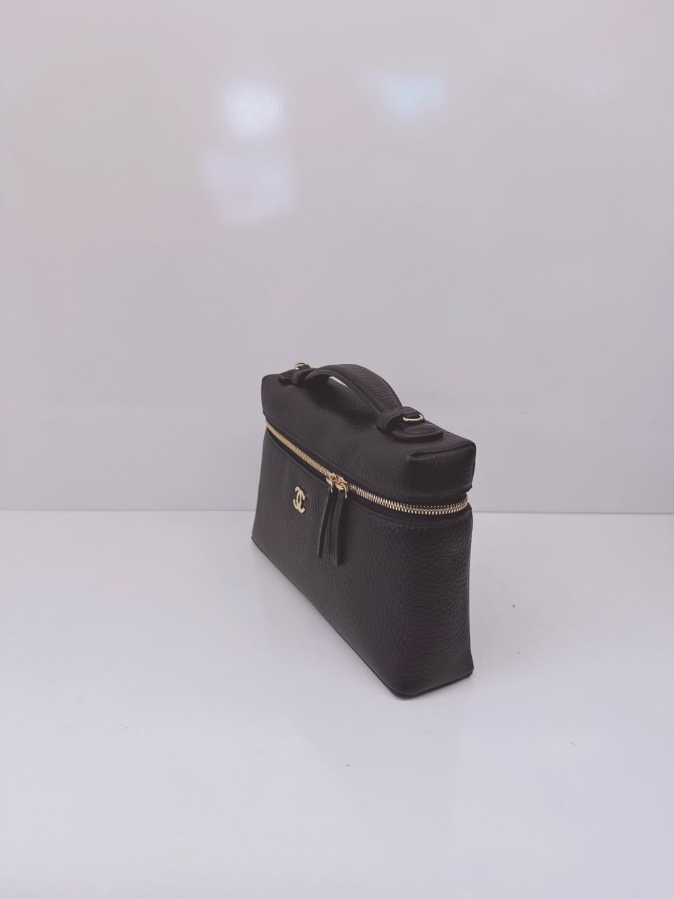 BLACK GRAINED CALFSKIN LEATHER LARGE VANITY WITH GOLD-TONE CHAIN
