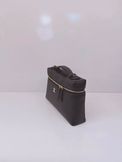 BLACK GRAINED CALFSKIN LEATHER LARGE VANITY WITH GOLD-TONE CHAIN