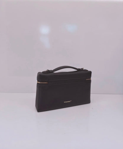 BLACK GRAINED CALFSKIN LEATHER LARGE VANITY WITH GOLD-TONE CHAIN