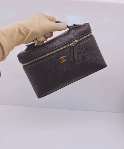 BLACK GRAINED CALFSKIN LEATHER LARGE VANITY WITH GOLD-TONE CHAIN