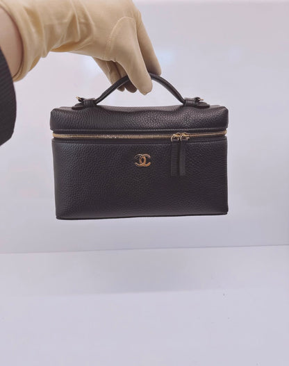 BLACK GRAINED CALFSKIN LEATHER LARGE VANITY WITH GOLD-TONE CHAIN