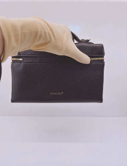 BLACK GRAINED CALFSKIN LEATHER LARGE VANITY WITH GOLD-TONE CHAIN