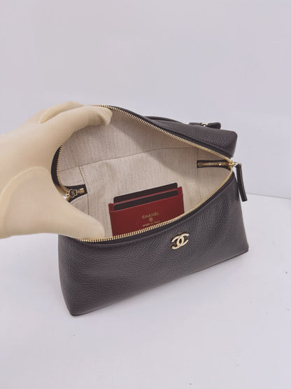BLACK GRAINED CALFSKIN LEATHER LARGE VANITY WITH GOLD-TONE CHAIN