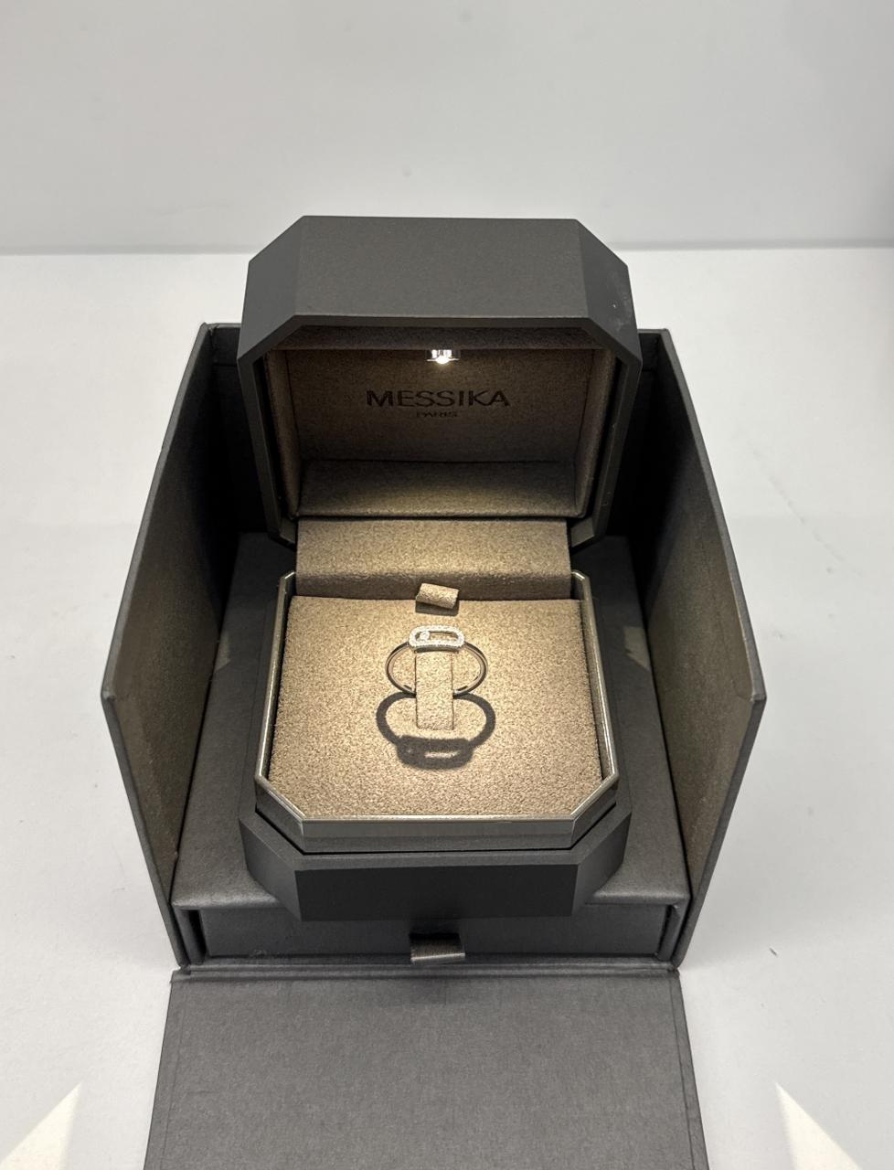 18K WHITE GOLD MOVE UNO DIAMOND RING 52
