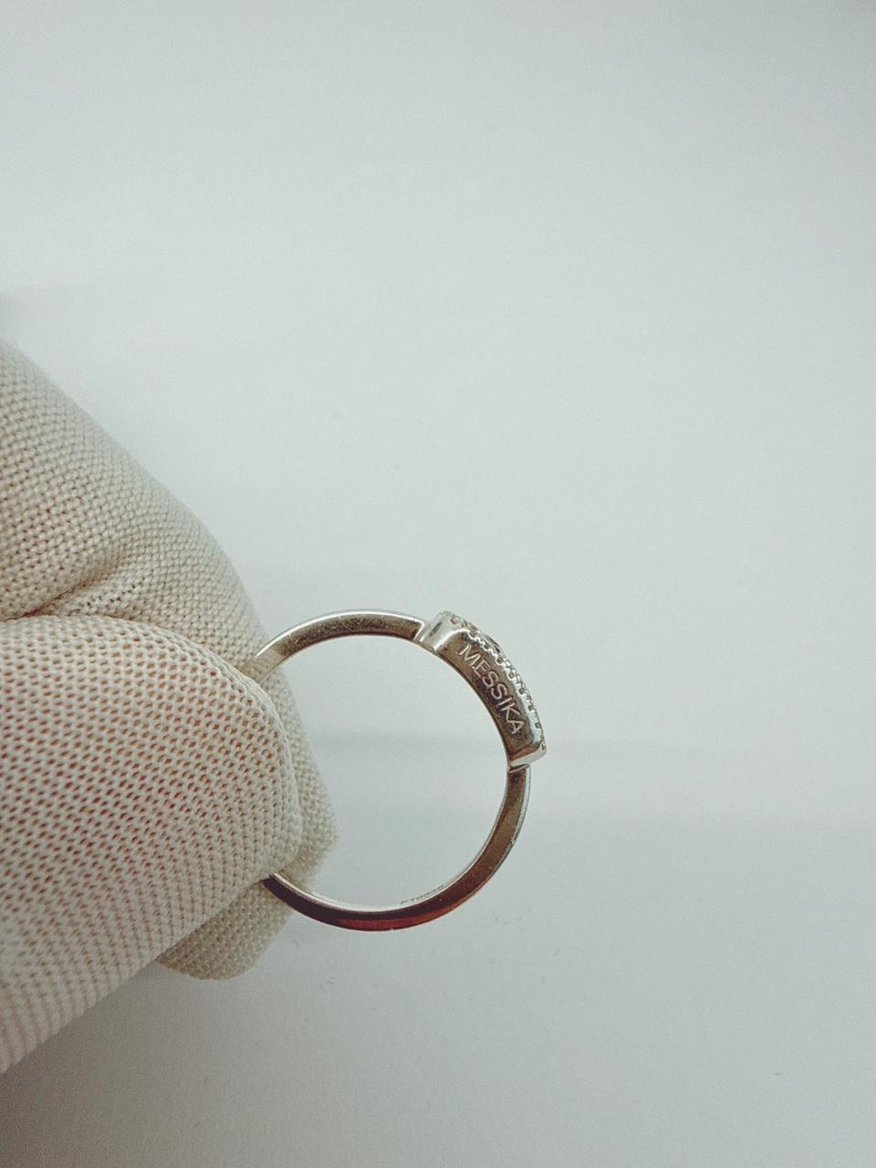 18K WHITE GOLD MOVE UNO DIAMOND RING 52