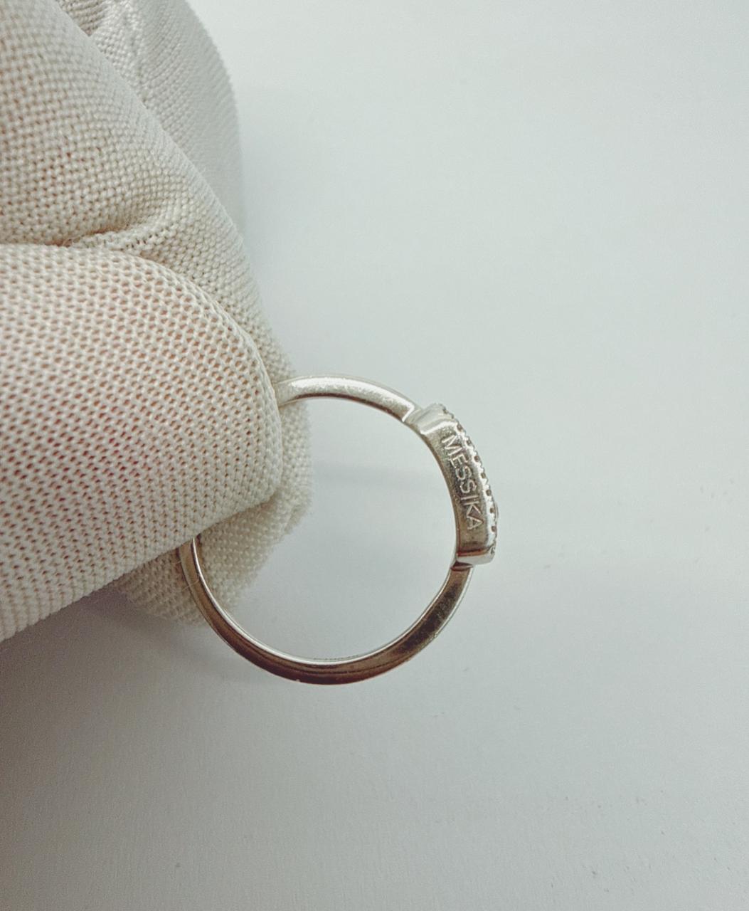 18K WHITE GOLD MOVE UNO DIAMOND RING 52