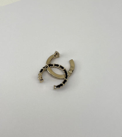 CC LOGO CRYSTAL AND LEATHER CHAIN GOLD TONE BROOCH