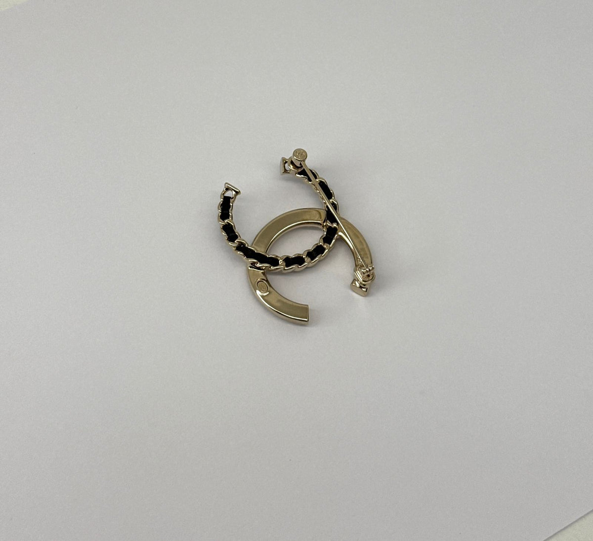 CC LOGO CRYSTAL AND LEATHER CHAIN GOLD TONE BROOCH