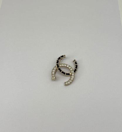 CC LOGO CRYSTAL AND LEATHER CHAIN GOLD TONE BROOCH