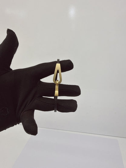 BLACK JUMBO HOOK BRACELET GOLD TONE HARDWARE